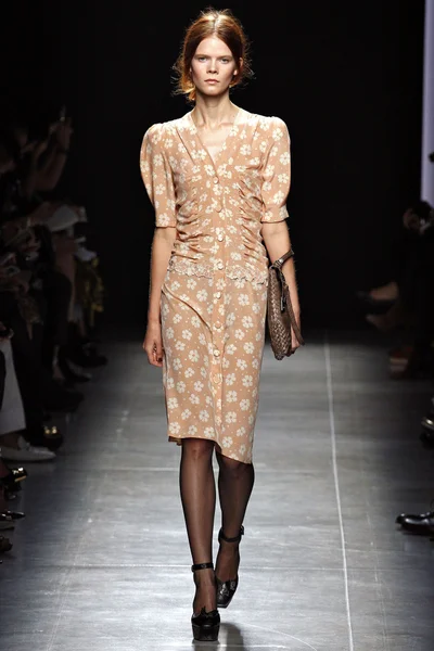 Look 2